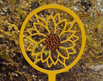 Sunflower - Yard Art - Garden Decor - Yellow - Flower - Yard Decoration - Metal Flower - Backyard - Outdoor - Lawn Decoration