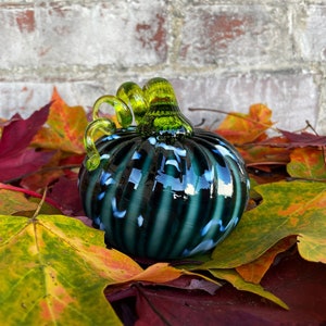 Pine Green Pumpkin, Blown Glass, Spotted Pumpkin, Glass Pumpkin, Halloween Decoration, Housewarming Gift Idea, Glass Sculpturet