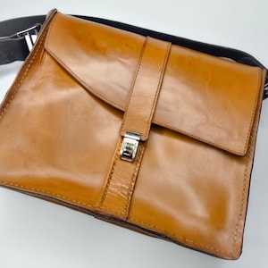 Bolso bandolera Urbanite cosido a mano
