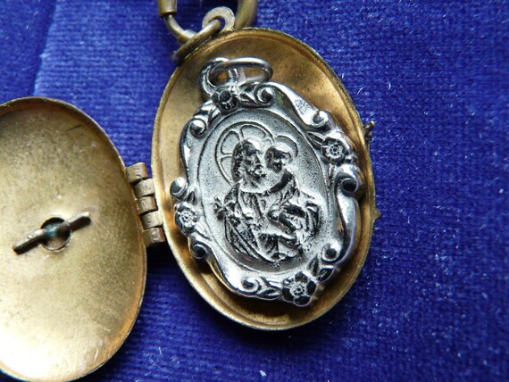 Brass Mary Jesus Locket on Kollmar Kette Watch Ch… - image 9