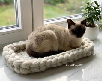 Handmade cat bed made from 100% wool | Handmade dog bed | Sustainable sleeping place for cats and dogs | Cat basket | Wool