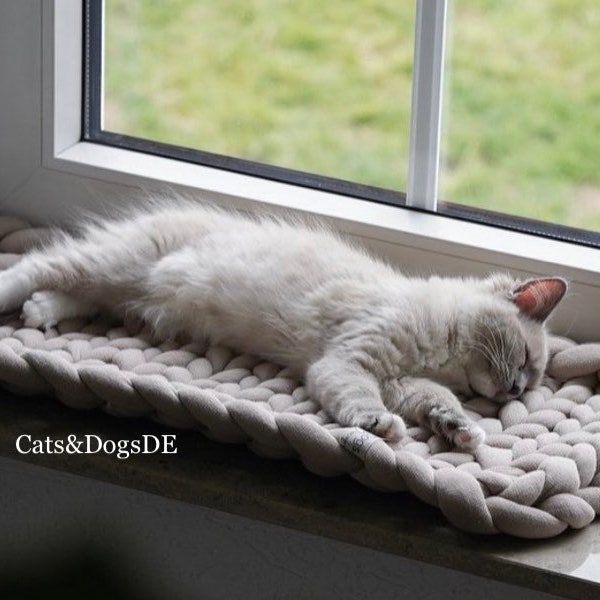 Vegan cat bed for windowsills – chunky knit cotton – handmade – cozy windowsill lounger – washable – chunky knit