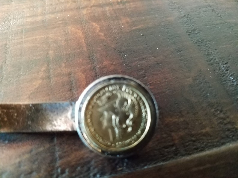 Vintage Antique 1950/'s To The 1960/'s Gold Coin And Silvertone Tie Bar With A Coin