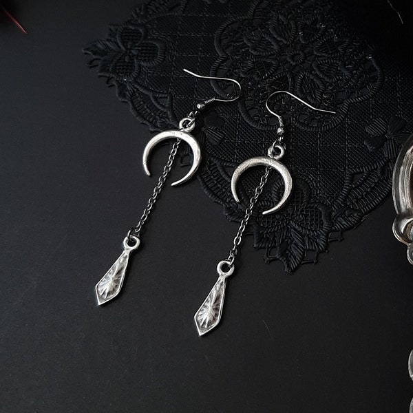 Boucles d'oreilles lune et étincelle - Witchy, alternative, goth, sorcière, gothique, céleste, bohème, Equinoxart