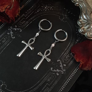 Créoles en acier inoxydable Ankh - Clicker, Witchy, années 90, alternative, gothique, homme de sable, Equinoxart