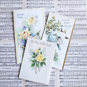 1960 年代のイエロー & ゴールドの花柄グリーティング カード - 3 枚セット - 中古のビンテージ グリーティング カード、紙のエフェメラ、花柄のエフェメラ、ジャンク ジャーナル サプライ