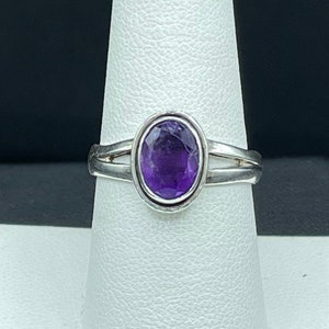 Vintage Natural Amethyst Sterling Silver Ring (Size 8.5)
