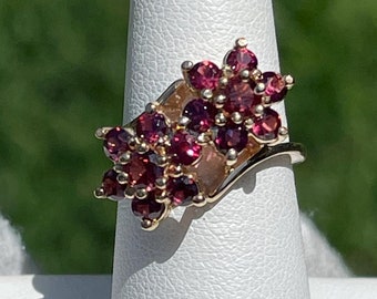Natural Rhodolite Garnet 14k Yellow Gold Flower Cocktail Ring (Size 6.5)
