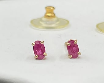 0.66 Carat Natural Ruby 14K Yellow Gold Stud Earrings
