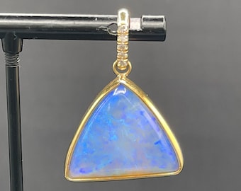 19.50 Carat Natural Lightning Ridge Black Opal & Diamond 18k Yellow Gold Pendent