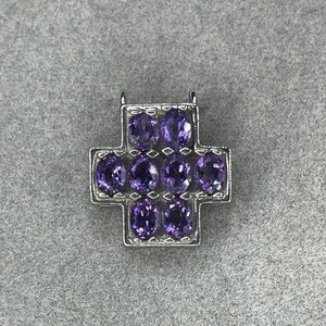 Pendentif coulissant en or blanc 10 carats avec croix d'améthyste