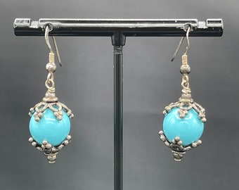 Aretes colgantes de plata esterlina con turquesa natural