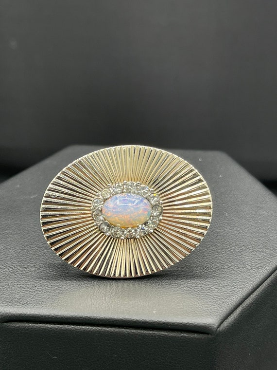 Vintage Boucher 10K Yellow Gold Brooch - image 1