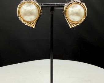 Vintage 14K Yellow Gold Natural Mabé Pearl Statement Earrings | 1.06 Inches