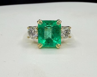 GIA Certified 5.76 Ct Natural Colombian Emerald (F1) & 1.30 CTW Diamond Three-Stone Ring in Solid 18K Yellow Gold | Size 7