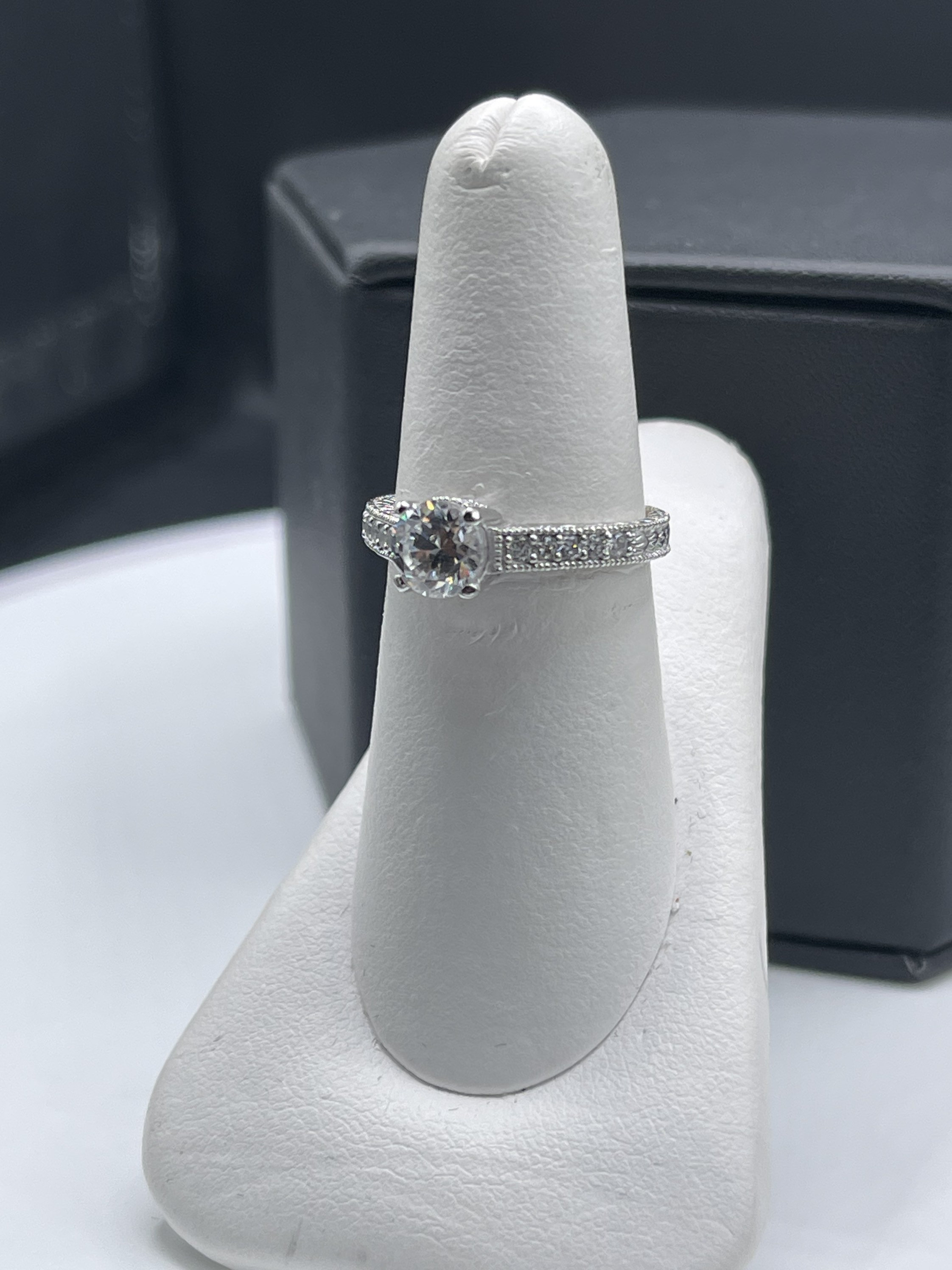 Anillo De Herradura Con Circonita Cúbica En Plata De Ley 925, Sin Níquel Y Rodio - GMR00341