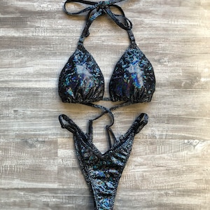 Practice Posing Suit - Black Hologram