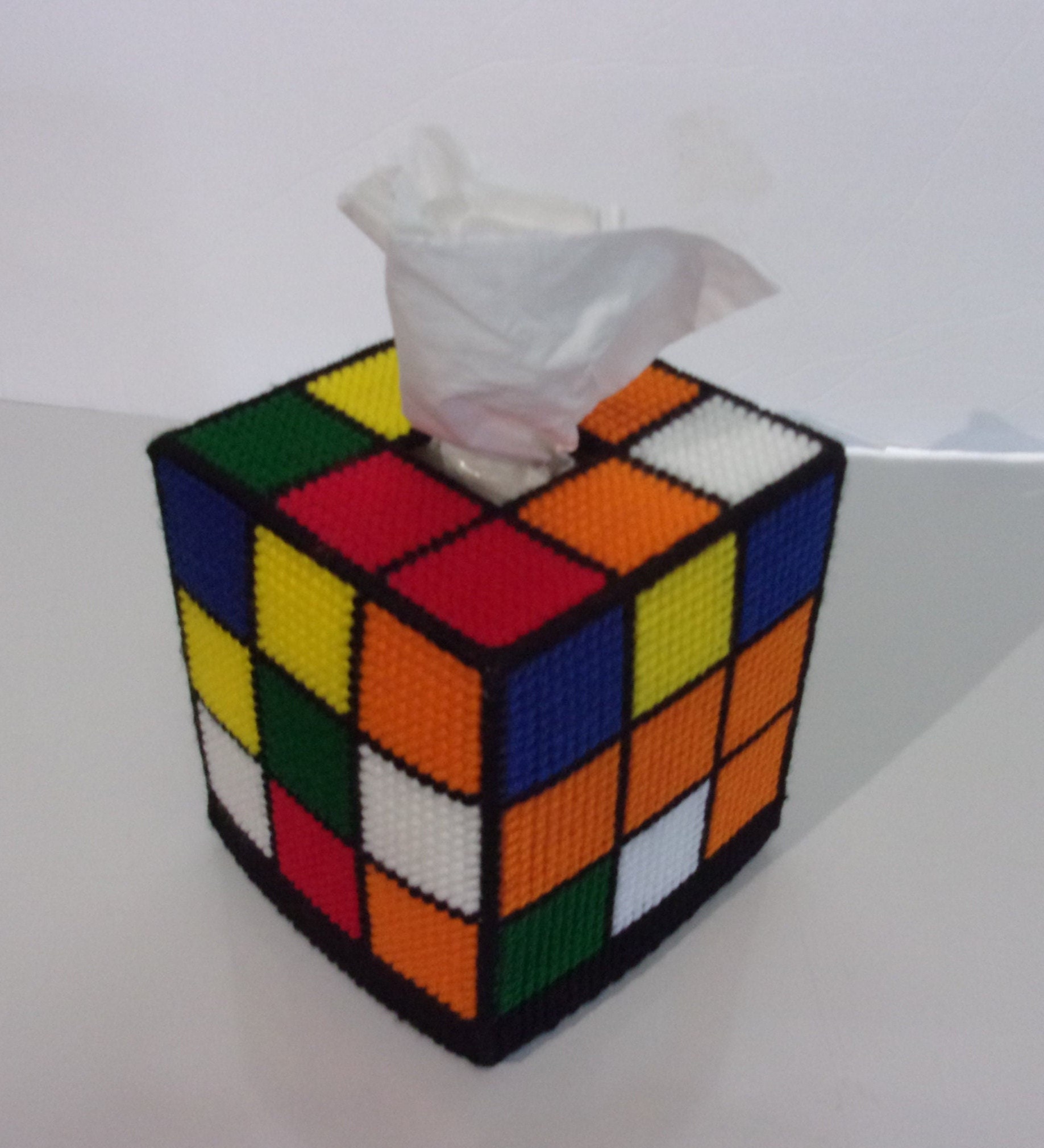 Couverture de boîte à mouchoirs Rubik's Cube, toile en plastique « faite à  la main », fil, inspiré de l'émission télévisée « The Big Bang Theory »
