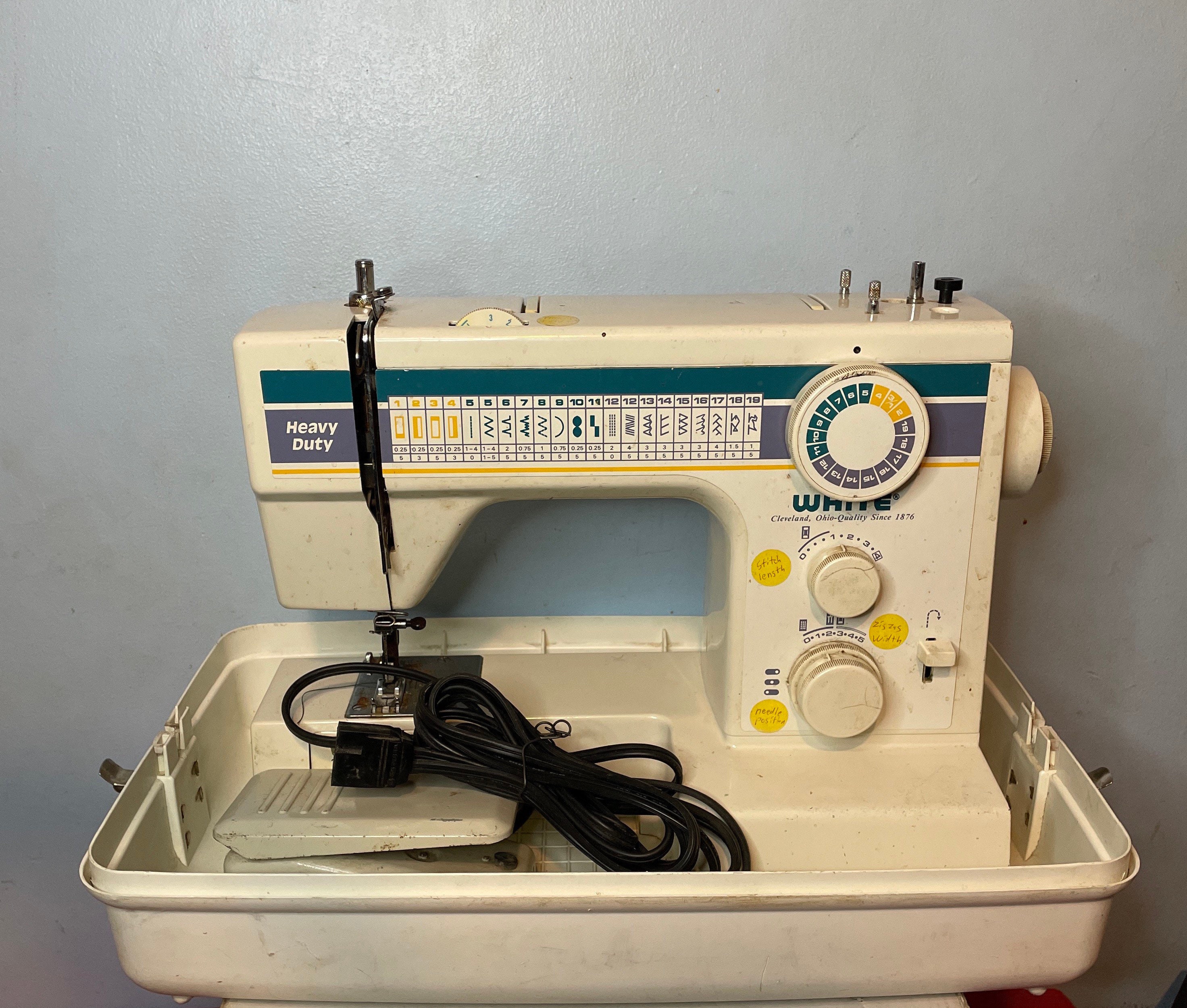 Heavy Duty White Sewing Machine W Foot Pedal Case picture