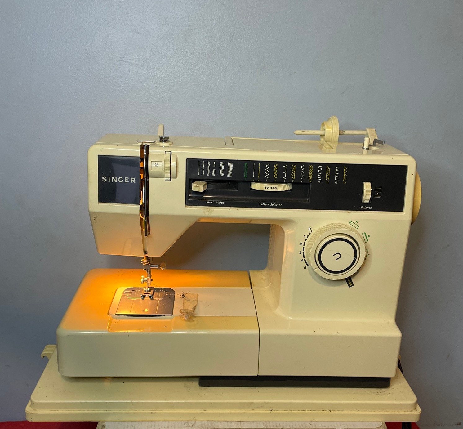 Singer Sewing Machine Model 484 1544180