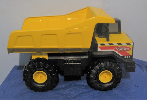 mighty dump truck tonka