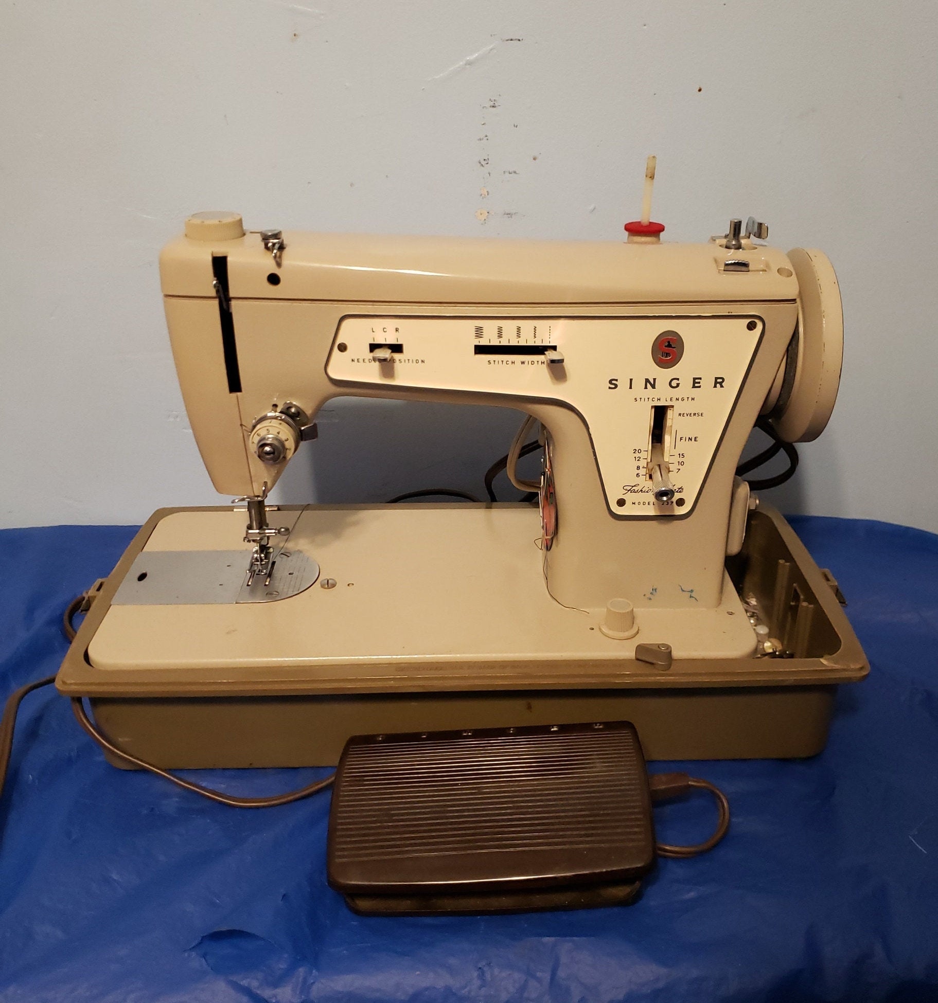 Vintage Singer 237 Sewing Machine Etsy