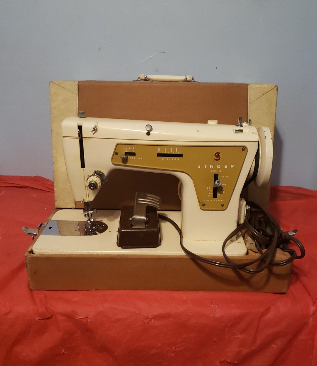 Vintage Singer 237 Sewing Machine - Etsy