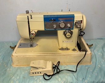 Stradivaro De luxe Zig Zag sewing machine With Case.