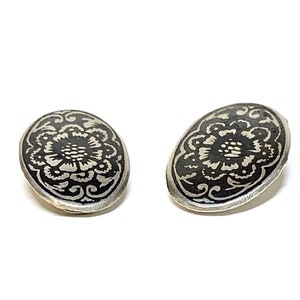 black flower Clip on earrings non-pierced