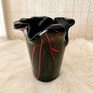 Vintage 80s 90s Ruffle Vase black and red carnival style