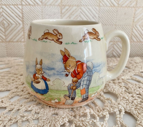 Bunny Mug Bunnykins cup The Gardener Royal Doulton Made in England (M)