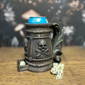 Handbemalte Piraten Bierkrug & Würfelturm, Würfelaufbewahrung, Dosenhalter, Rollenspielabend
