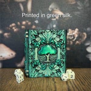 Tome de dés magique de la nature peint à la main, plateau pour lancer les dés, rangement de figurines pour jeux de rôle, rangement de cartes D&D et magiques, cadeau personnalisé