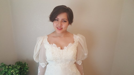 Gorgeous Shiny Cream Chiffon Wedding Dress/Bridal