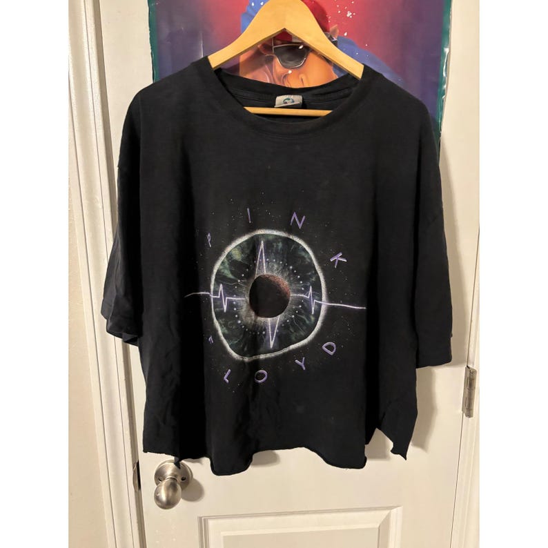 Liquid Blue Pink Floyd Prism Eye T Shirt 2XLT Black Graphic Tee crop top image 3