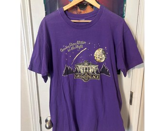 Camiseta vintage The Grand Palace Branson Missouri color morado con estampado gráfico, talla XL para hombre, años 90.