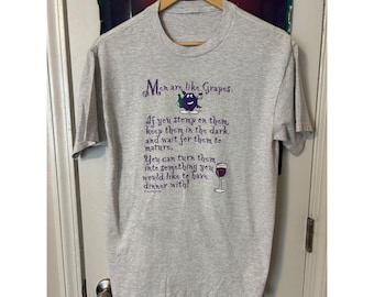 Camiseta vintage de 1999 de Pahrump Valley Vineyards con el lema "Los hombres son como las uvas" (Vino), color gris, talla M.