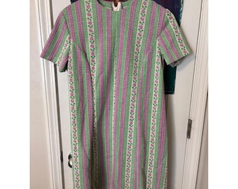 Sukienka w kwiaty w stylu vintage z lat 60. i 70. w paski, zielono-fioletowa, modna, retro, z krótkim rękawem