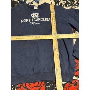 Bluza Gildan Activewear North Carolina Mom w kolorze granatowym, haftowana, rozmiar L zdjęcie 7