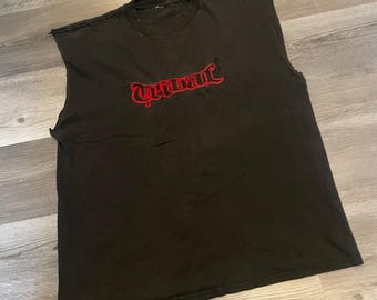 Camiseta sin mangas para hombre Vintage Tribal Gear, color negro y rojo, con logo bordado, talla XL.