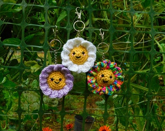 Crochet Daisy Keychain, Daisy Keychain, Daisy