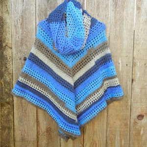 Crochet poncho, blue