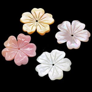 1pc/2pcs/5pcs 20mm Natural MOP Shell Carved Flower Five-petaled Flowers Charm Pendants  BK0031