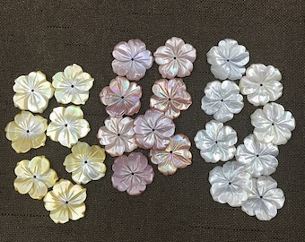 10pcs 18mm Natural Mop Shell Flower Charm Pendants B090102