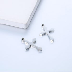 Stainless Steel Cross Charm Jewelry Necklace Pendant Accessories Y176-5