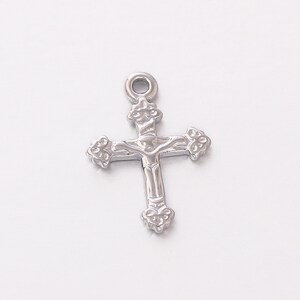 Stainless Steel Cross Charm Jewelry Necklace Pendant Accessories Y843
