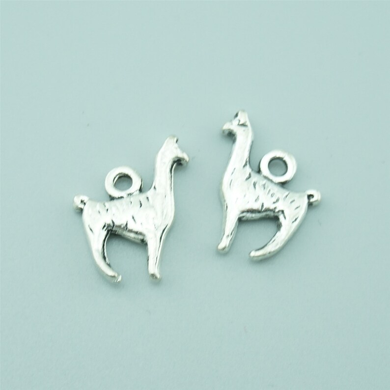 20pcs 13x17mm Antique Silver Alpaca Charm Pendants Z0512