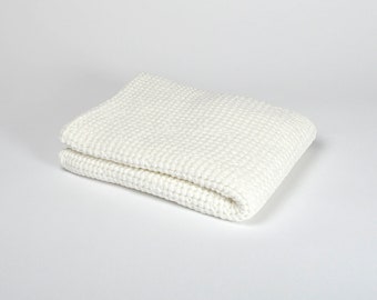 Linen + Cotton  WHITE WAFFLE Bath towel / RIIJA