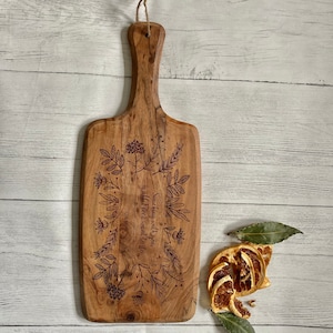 Personalised Wedding Gift,  Engagement gift, Charcuterie Board, Oak Serving Board, Cheese Board, Acacia with custom engraving
