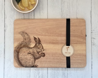 Tabla de cortar de roble macizo con ardilla grabada, tabla de servir personalizada